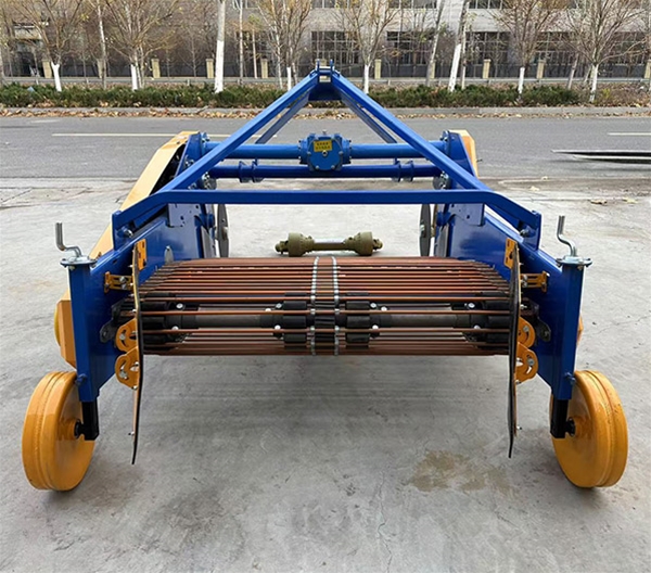 4UD-130馬鈴薯收獲機