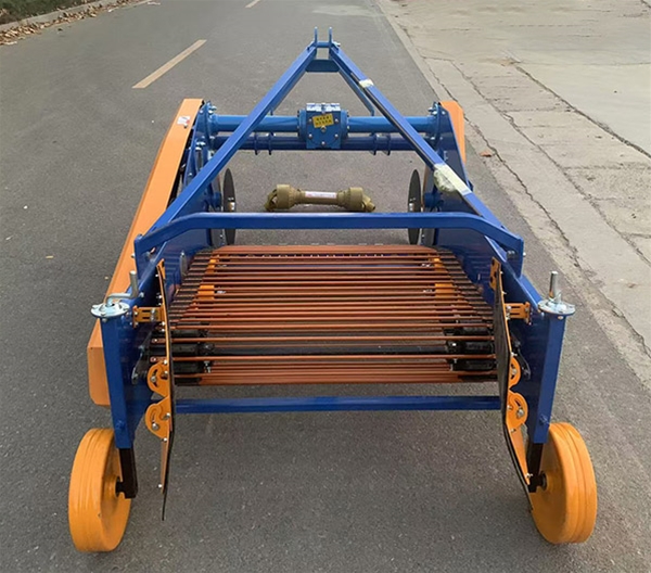 4UD-110馬鈴薯收獲機(jī)