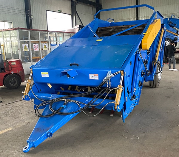 撿石機出馬，地里石塊全 “下崗”